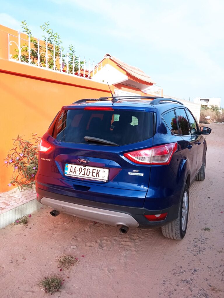 Location Ford Escape 2013 Yottogay 03